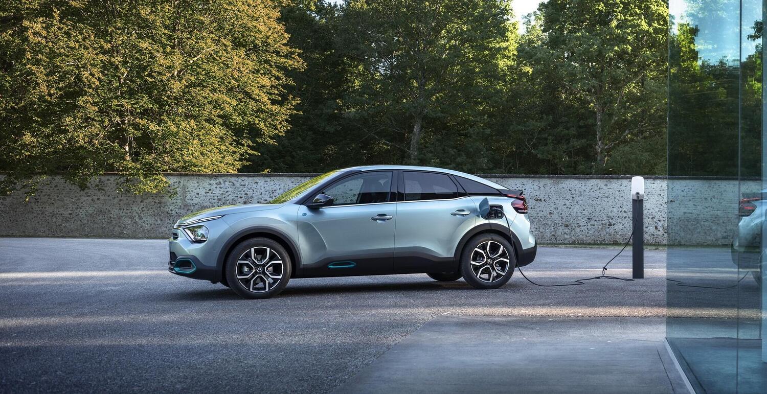 Nuova Citroën C4: quanto è cambiata e sarà anche 100% elettrica