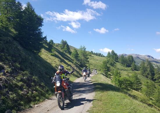 In moto oltre le nuvole. L'Adventouring riparte In moto oltre le nuvole. L'Adventouring riparte