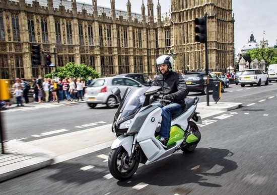 BMW C-Evolution, l'elettrico debutta in società BMW C-Evolution, l'elettrico debutta in società