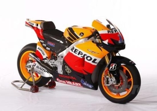 Honda: in arrivo una sportiva su base MotoGP! Sarà l’erede della mitica RC30 Honda: in arrivo una sportiva su base MotoGP! Sarà l’erede della mitica RC30