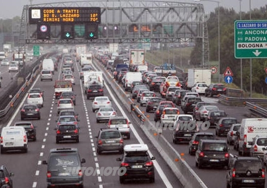Nella Germania delle Autobahn meno morti per incidente rispetto all’Italia dei limiti, dei velox e dei tutor Nella Germania delle Autobahn meno morti per incidente rispetto all’Italia dei limiti, dei velox e dei tutor
