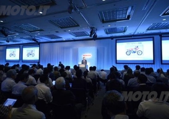 Honda: Arriveranno le sorelle maggiori delle NC700. E vinceremo alla Dakar Honda: Arriveranno le sorelle maggiori delle NC700. E vinceremo alla Dakar
