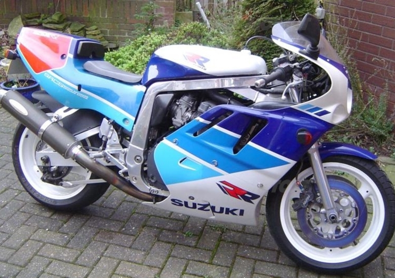 PROFILI CERCHIO ADESIVI SPORT BIANCO ROSSO SUZUKI GSX-R 600 750 1000 1100 1300