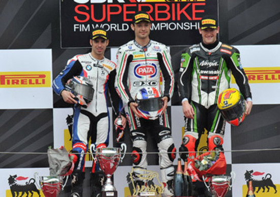 SBK a Magny Cours. Guintoli vince Gara1. Biaggi out SBK a Magny Cours. Guintoli vince Gara1. Biaggi out
