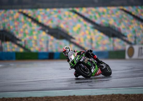 SBK.  Jonathan Rea vince Gara1 to Magny Cours