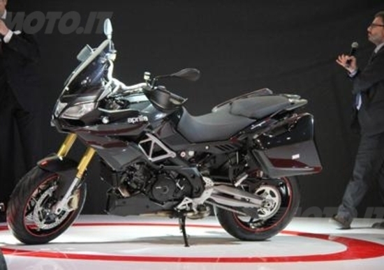 Nuove Aprilia Caponord 1200 e RSV4R ABS a EICMA 2012 Nuove Aprilia Caponord 1200 e RSV4R ABS a EICMA 2012