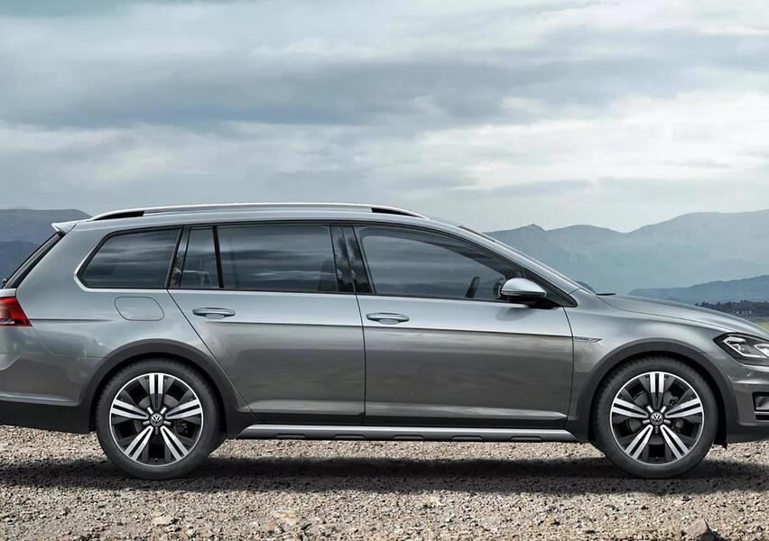 Volkswagen Golf Variant 2.0 TDI 150 CV DSG SCR Life nuove, listino prezzi auto nuove Automoto.it