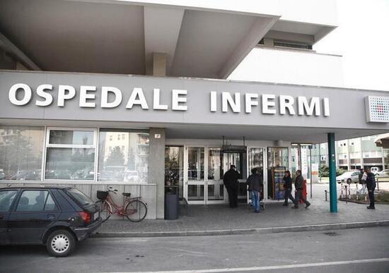 Rimini, i carrozzieri riparano gratis le auto dei medici danneggiate dai vandali Rimini, i carrozzieri riparano gratis le auto dei medici danneggiate dai vandali