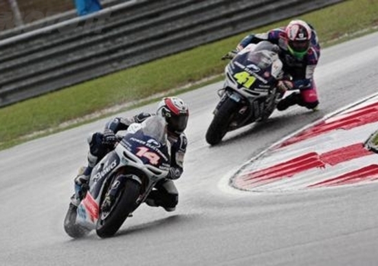 MotoGP: stop a prove deserte e bandiere ignorate MotoGP: stop a prove deserte e bandiere ignorate