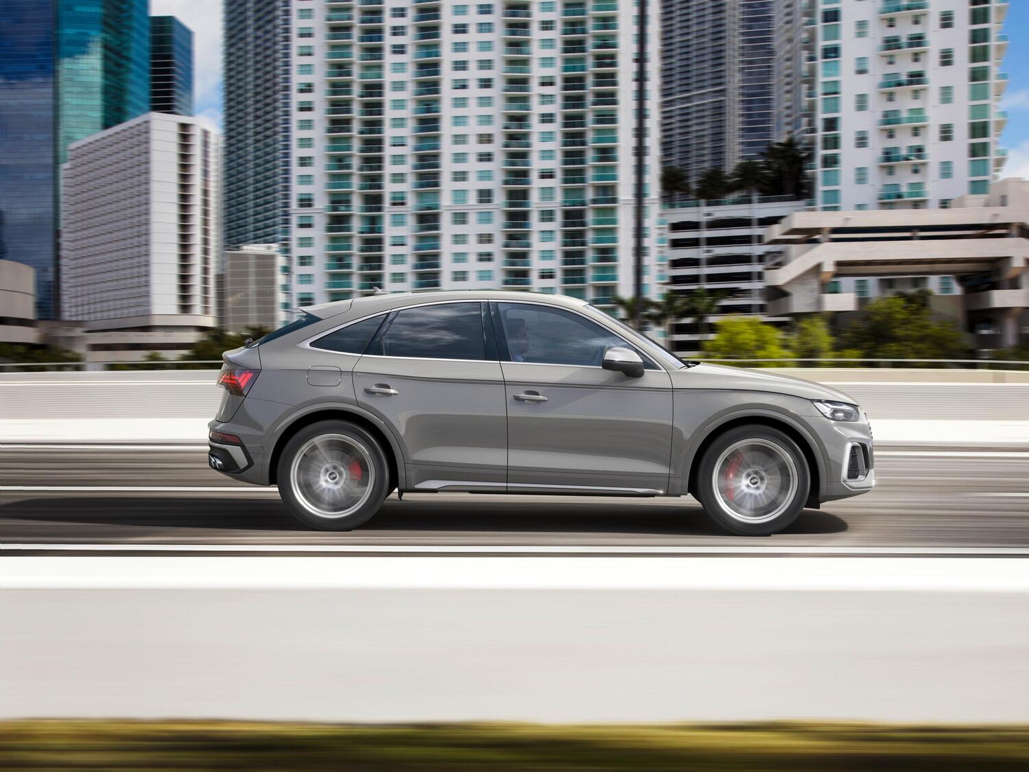 Audi SQ5 Sportback TDI, diesel da 341 CV per il SUV coupé