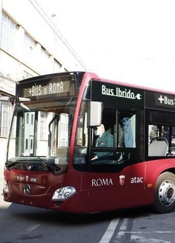 A Roma è arrivato il primo autobus ibrido