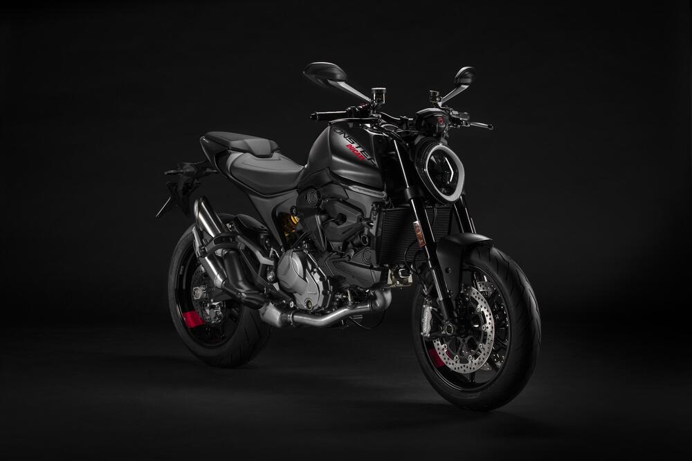 my21-ducati-monster-11-uc214681-mid.jpg
