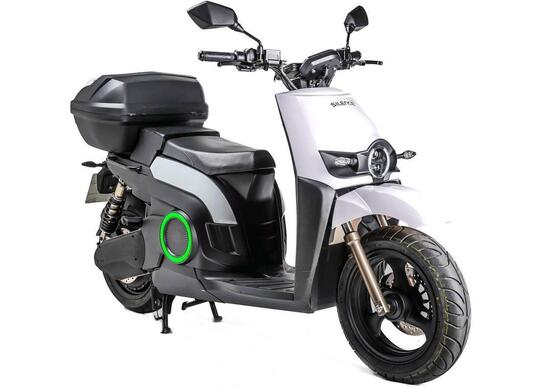 Mercato elettrico. Novembre segna un +95%. Merito degli scooter Mercato elettrico. Novembre segna un +95%. Merito degli scooter