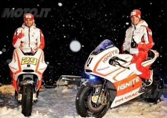 Andrea Iannone presenta la sua Ducati MotoGp 2013 Andrea Iannone presenta la sua Ducati MotoGp 2013