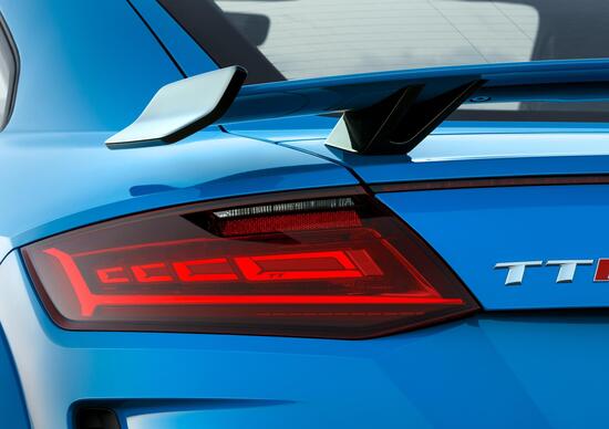 Audi: DMD e OLED, quando le luci “parlano“ Audi: DMD e OLED, quando le luci “parlano“