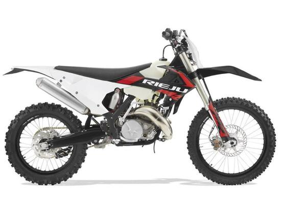 Rieju MR200 e 300 RANGER: enduro 2 tempi a meno di 7.000 euro Rieju MR200 e 300 RANGER: enduro 2 tempi a meno di 7.000 euro