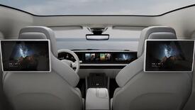 Gli interni della Vision-S