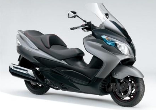 Suzuki Burgman 400: arriva la versione Lux Suzuki Burgman 400: arriva la versione Lux