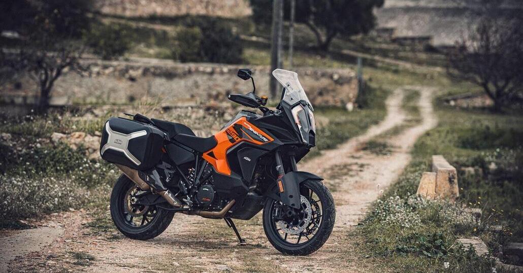 Nuova KTM 1290 Super Adventure S 2021: scheda tecnica, foto e dati