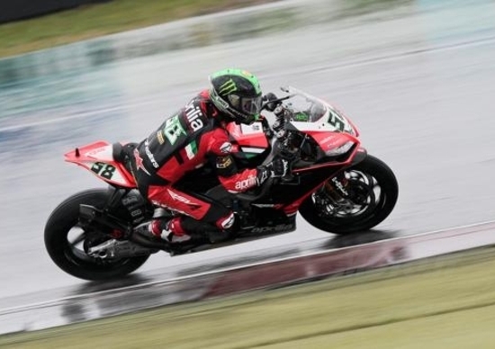 Superbike. Sykes conquista le qualifiche del venerdì ad Assen Superbike. Sykes conquista le qualifiche del venerdì ad Assen