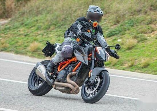 KTM Super Duke 1290RR, spuntano le foto KTM Super Duke 1290RR, spuntano le foto