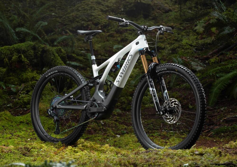 Specialized presenta la Turbo LEVO 2022 - Moto.it