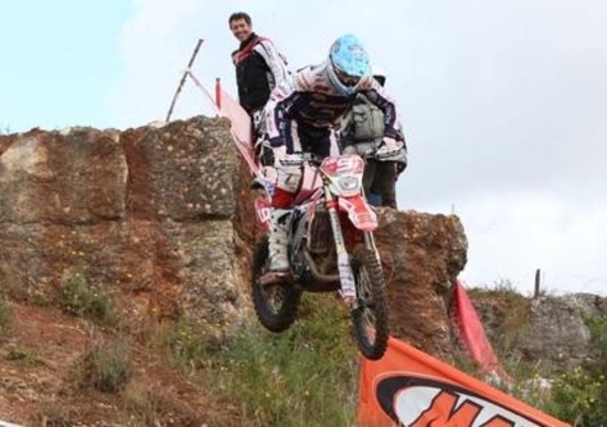 Enduro Mondiale. Gran Premio del Portogallo. Un’altra strepitosa doppietta di Alex Salvini Enduro Mondiale. Gran Premio del Portogallo. Un’altra strepitosa doppietta di Alex Salvini