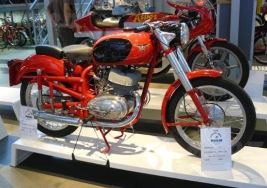 Massimo Clarke: “I bicilindrici italiani a due tempi degli Anni 50” Massimo Clarke: “I bicilindrici italiani a due tempi degli Anni 50”