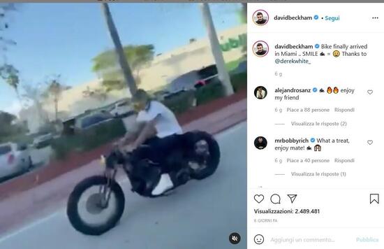 La Harley-Davidson di David Beckham sulle strade di Miami La Harley-Davidson di David Beckham sulle strade di Miami