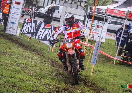 Italiano Enduro: Jordi Gardiol assoluto sotto la pioggia di Manzano Italiano Enduro: Jordi Gardiol assoluto sotto la pioggia di Manzano