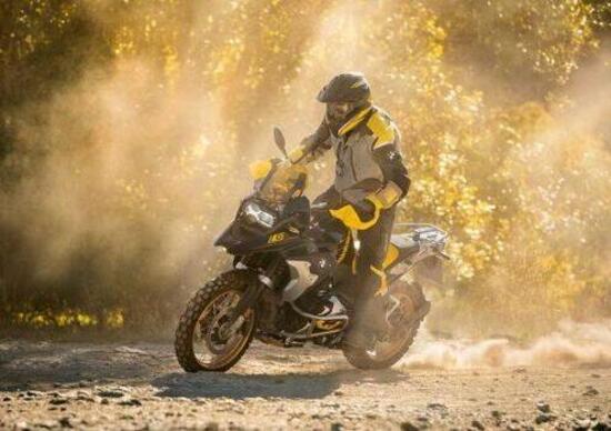 Le moto riprendono quota in UK. Alla spalle della R1250GS c'è la Trident 660 Le moto riprendono quota in UK. Alla spalle della R1250GS c'è la Trident 660