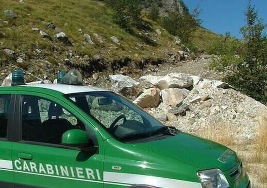 In moto nel parco: da La Spezia a Siracusa fioccano multe In moto nel parco: da La Spezia a Siracusa fioccano multe