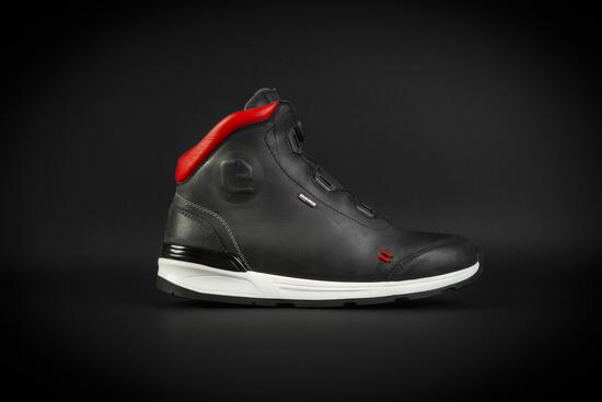 Eleveit: nuova sneaker mid cut Versus WP Eleveit: nuova sneaker mid cut Versus WP