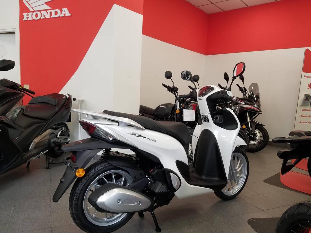 Vendo Honda SH 125 Mode (2021) nuova a Milano (codice 8358219) - Moto.it