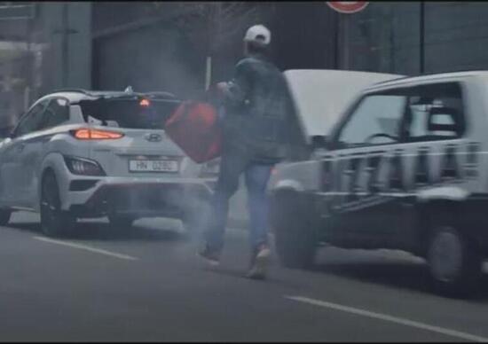 Lapo Elkann contro Hyundai: «Basta stereotipi su Panda e pizza» Lapo Elkann contro Hyundai: «Basta stereotipi su Panda e pizza»