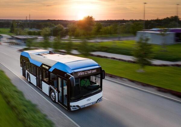 Soldi UE e Piano nazionale, Bolzano investe sulla mobilità: arrivano i primi autobus a idrogeno