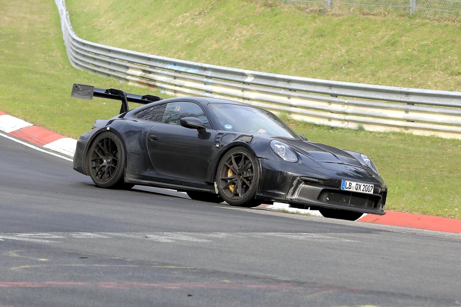 Porsche 911 GT3 RS, le foto spia al Nürburgring