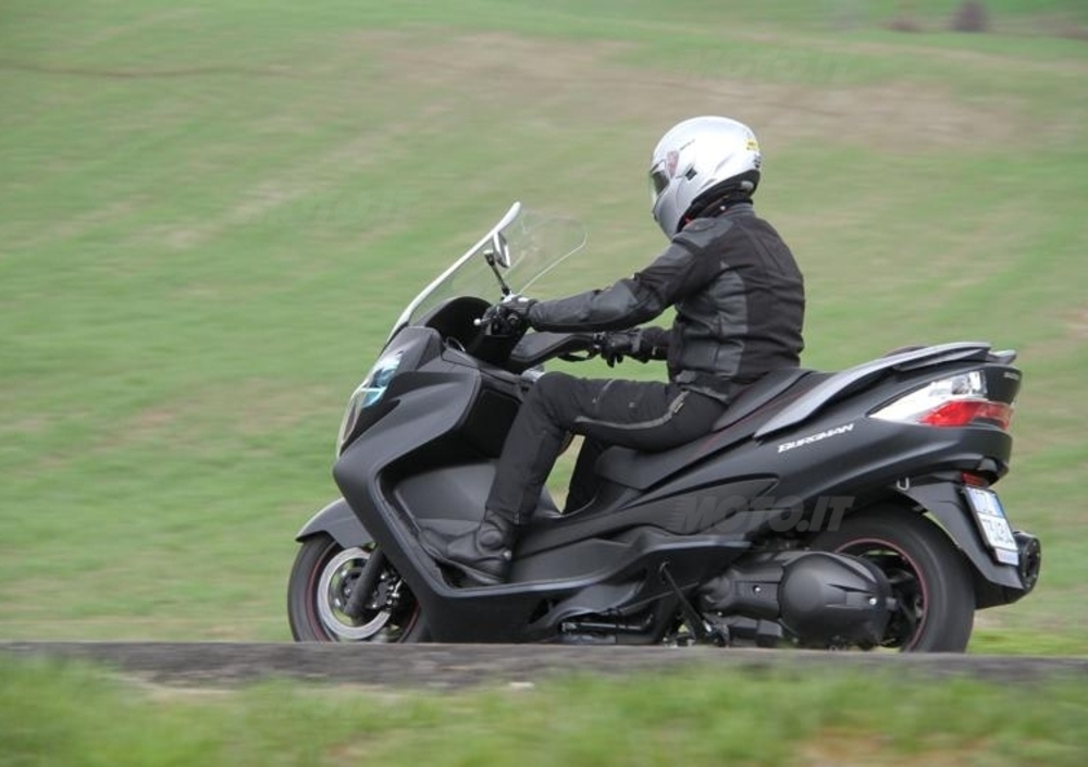Kit Adesivi Rossi E Neri Per Suzuki Burgman 400 LUX 2012-2014 – Decalcomanie Decorative Per Carena, Resistenti E Facili Da Applicare