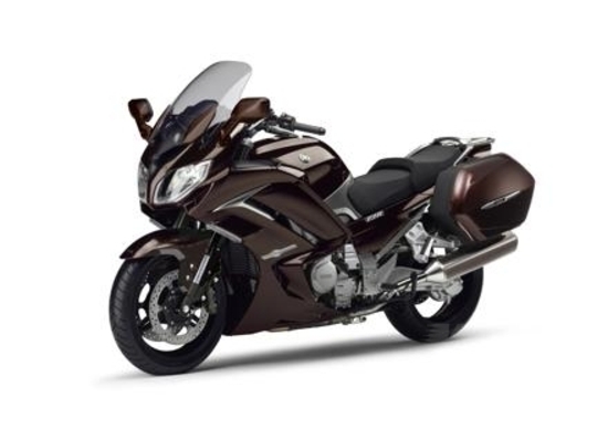 Yamaha FJR1300AE: cambio tradizionale e sospensioni elettroniche Yamaha FJR1300AE: cambio tradizionale e sospensioni elettroniche