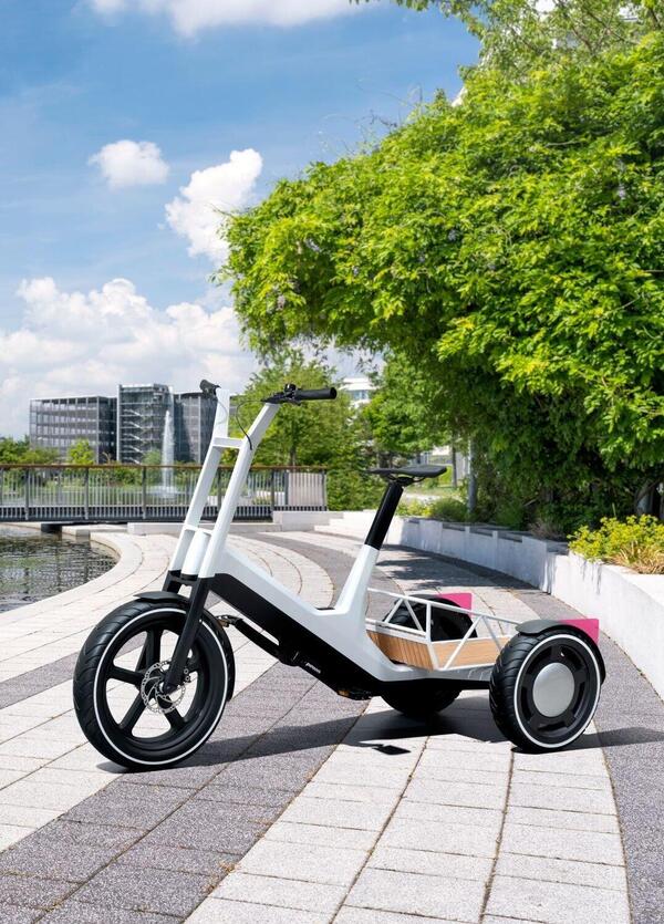 BMW sogna la mobilità del futuro