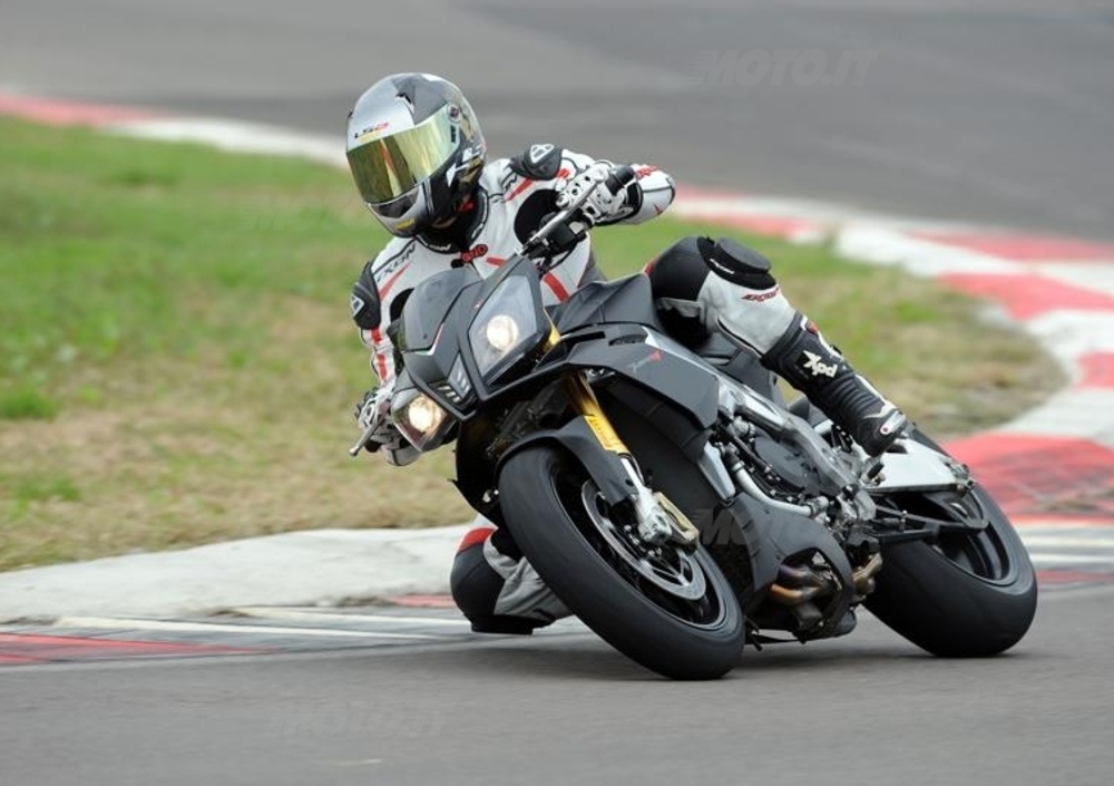 Prova Aprilia Tuono V4r Abs Prove Moto It