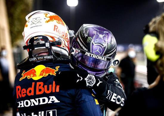F1. Hamilton-Verstappen, è lotta anche per il merchandising. La Ferrari, invece... F1. Hamilton-Verstappen, è lotta anche per il merchandising. La Ferrari, invece...