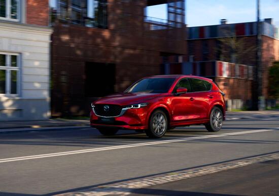 Nuova Mazda CX-5 2022: ritocchi di stile e nuovi contenuti Nuova Mazda CX-5 2022: ritocchi di stile e nuovi contenuti