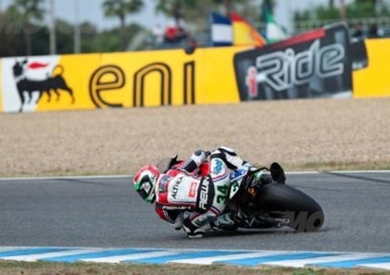 Giugliano si aggiudica le qualifiche SBK a Jerez Giugliano si aggiudica le qualifiche SBK a Jerez