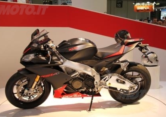 EICMA 2013. Aprilia RSV4 R ABS e Factory ABS EICMA 2013. Aprilia RSV4 R ABS e Factory ABS