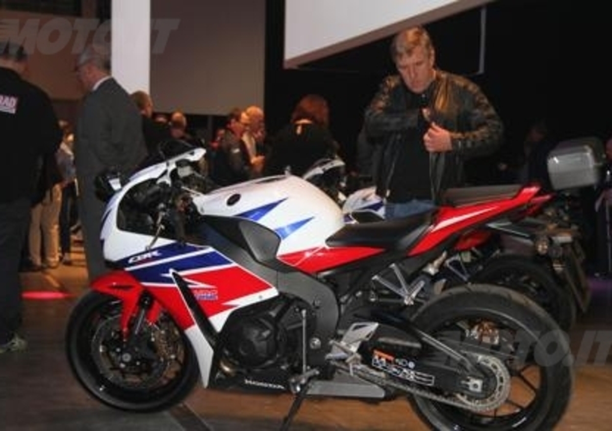 TAPPO del serbatoio carburante ADESIVI EFFETTO CARBONIO COPERTURA HONDA MOTO