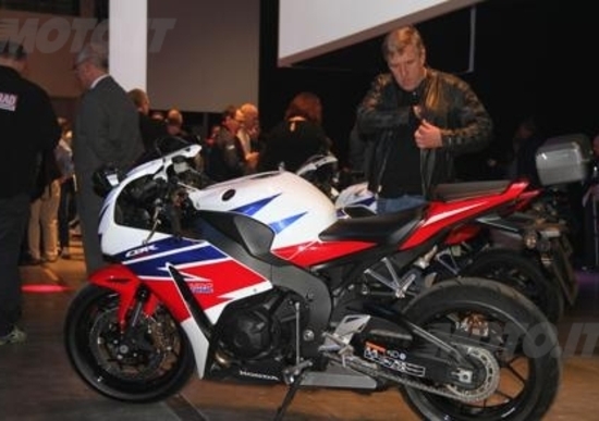 EICMA 2013. Honda CBR1000RR Fireblade EICMA 2013. Honda CBR1000RR Fireblade