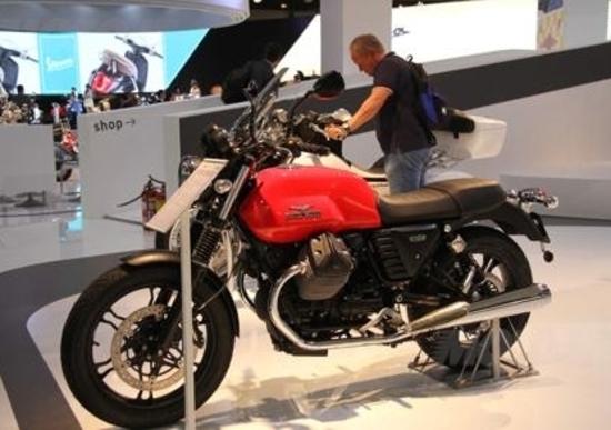 EICMA 2013: Moto Guzzi V7 m.y. 2014 EICMA 2013: Moto Guzzi V7 m.y. 2014