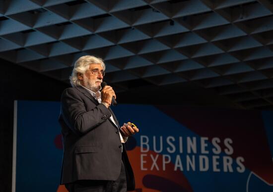 AsConAuto verso il 2022 valorizzando rete e territorio: intervista al presidente Guidi AsConAuto verso il 2022 valorizzando rete e territorio: intervista al presidente Guidi