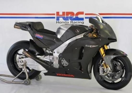 Honda presenta la moto clienti RCV1000R Honda presenta la moto clienti RCV1000R